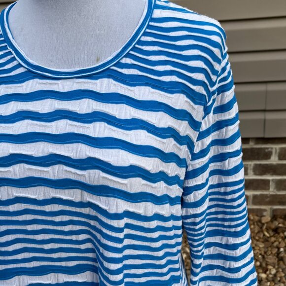 Lulu B Blue & White Striped Textured Womens Shark Bite Tunic Top Medium - Picture 8 of 9